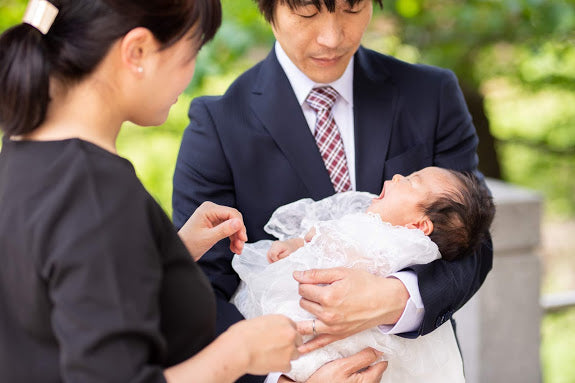 お宮参りを特別な一日にしたい!季節に合わせたベビードレスの選び方
