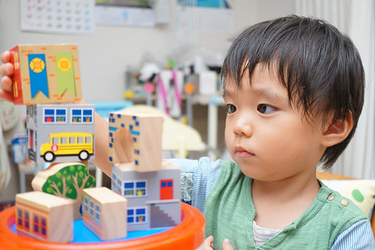 室内遊びマンネリ化解消!2歳児も楽しめる今を乗り切る遊び方を紹介