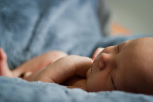 母乳育児を叶えたい!電動搾乳器レンタルの方法と先輩ママの体験談!