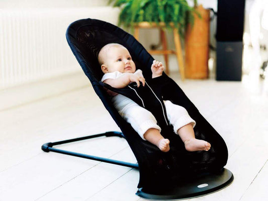 バウンサーいつまで問題を解決！生後６ヵ月で卒業する家庭が多い理由