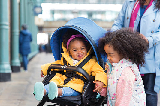 走行性抜群！軽量コンパクトな２人乗りベビーカーエヴァライトデュオ