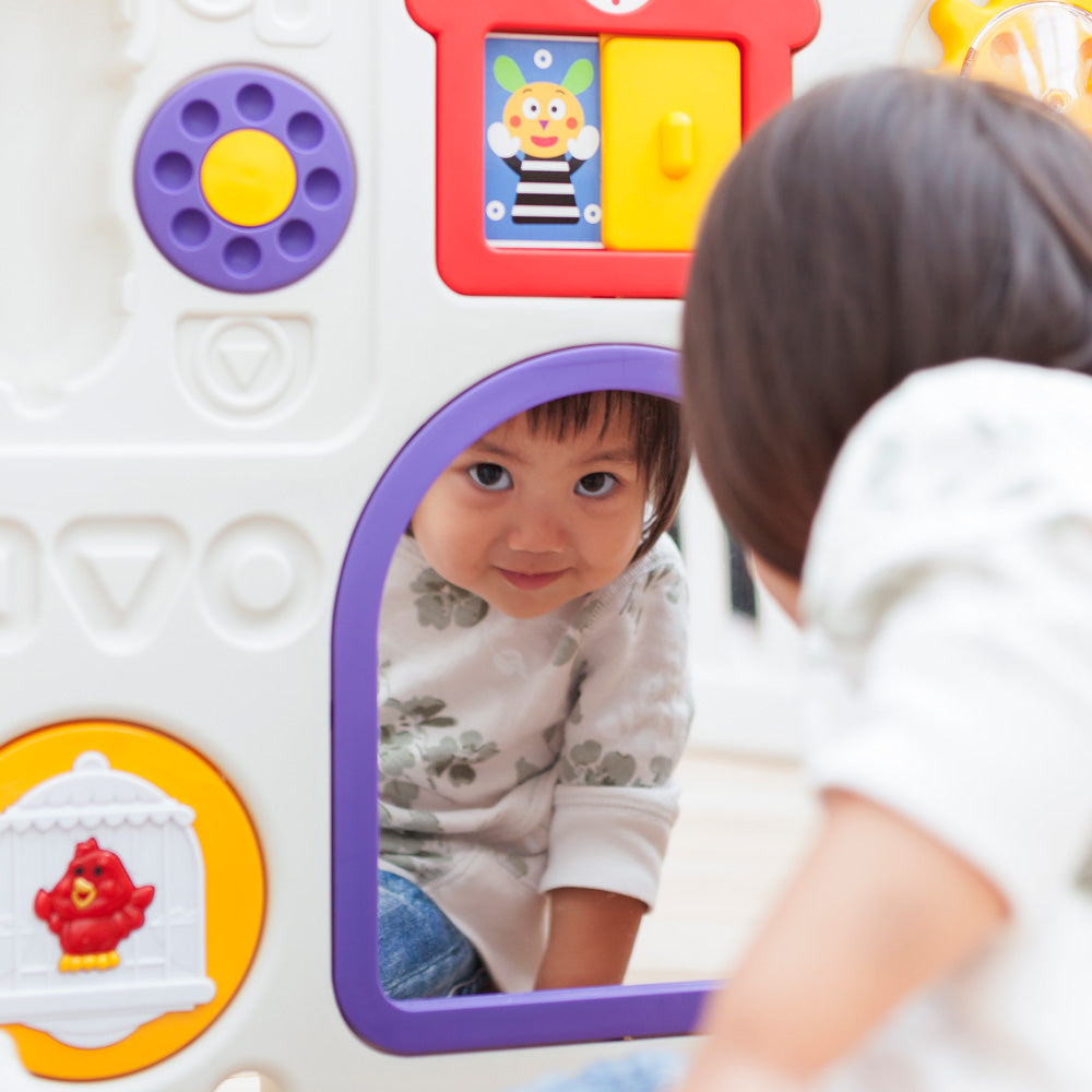 【6ヵ月レンタル割引中】ミュージカルキッズランドDX ホワイト＆グレー パネル6枚 日本育児 扉付き おもちゃパネル付き パネル追加可能