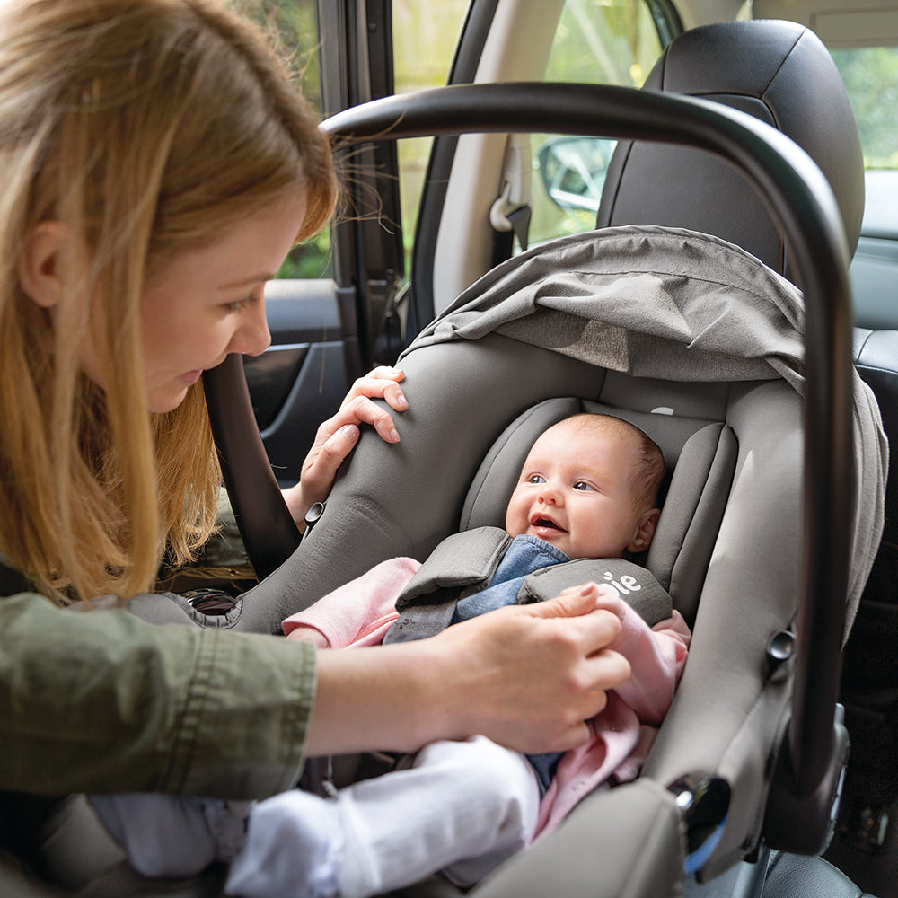 i-Snug アイ・スナグ ISOFIX対応ベース付(ブラック) Joie ベビーシート 新生児から