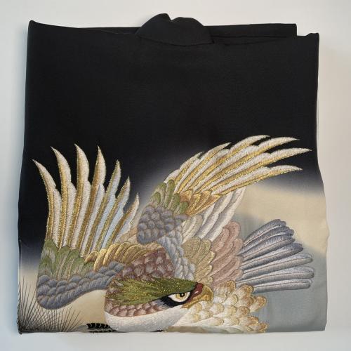 品格漂う本刺繍 力強く羽ばたく鷹 (家紋なし) 男児 お宮参り 産着 祝着