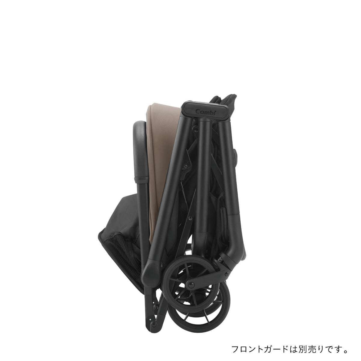 ベビーカー「autoN second」を完全に折りたたんだ状態の側面画像。フロントガードは別売り。