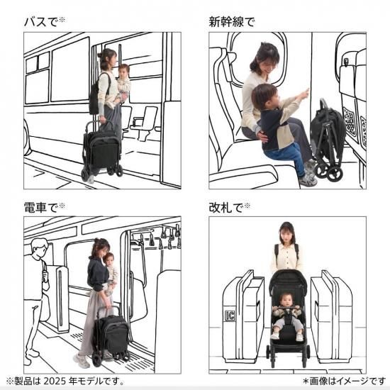 赤ちゃんを抱っこした女性がベビーカーを折りたたみ、運ぶライフスタイルイメージ